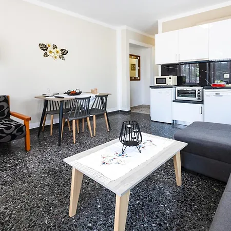 Apartment Kaliopi's *